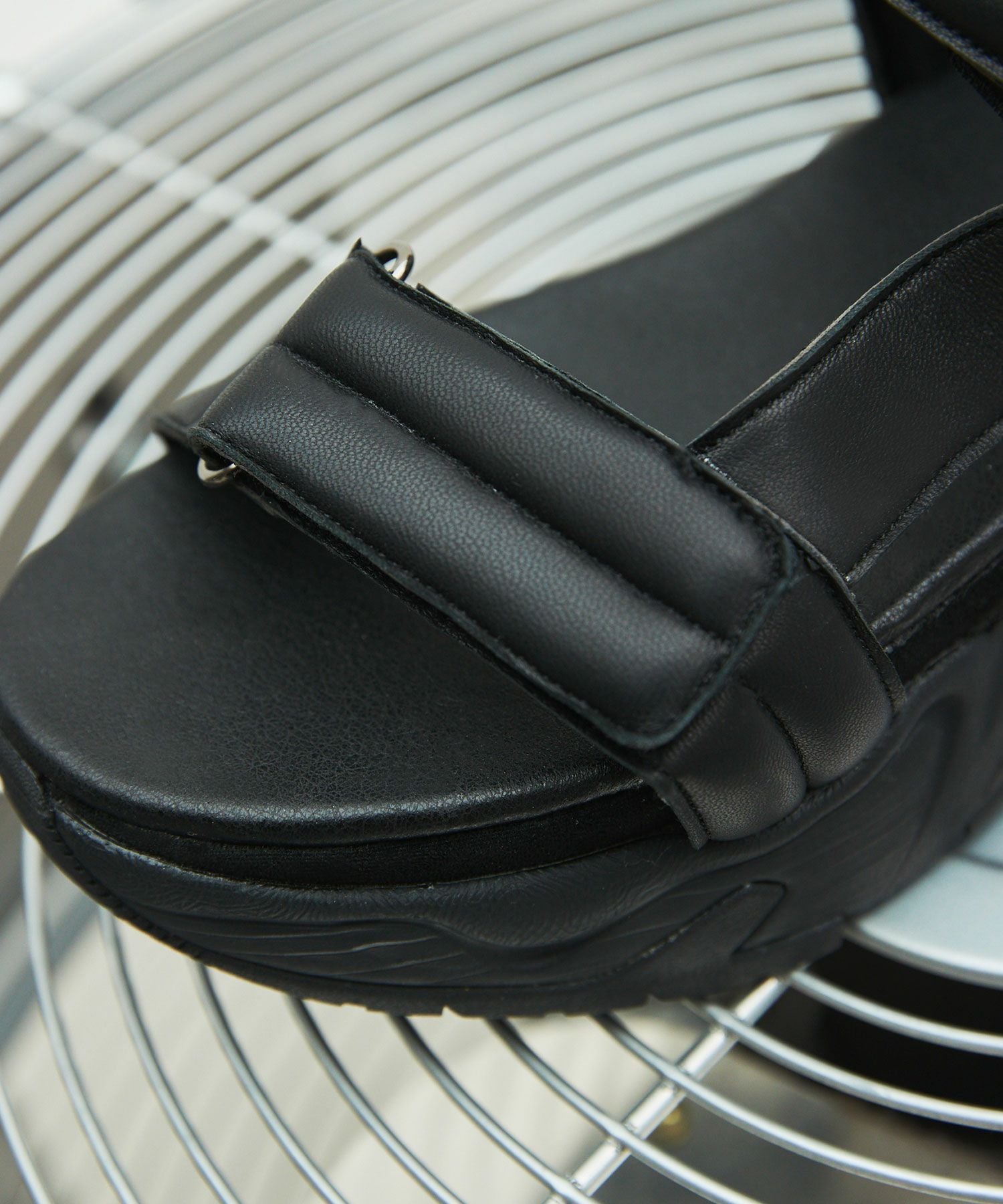 極美品　OPENING ACT Vibram コラボサンダル　ウルマ Vibram × OPENING ACT] ハイボリュームビブラムソールリアルレザー