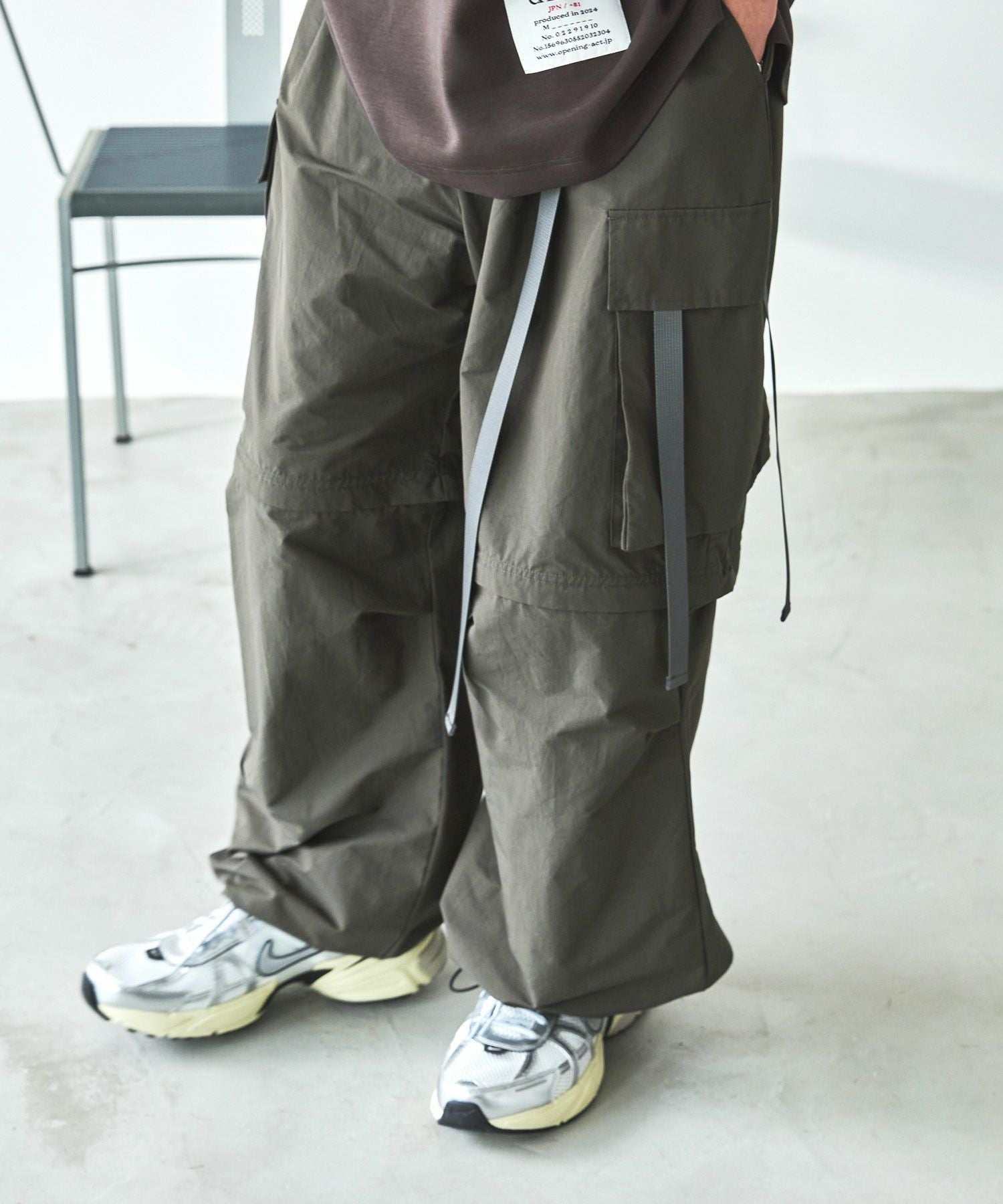 opening act ユーズド加工フェイクレザーカーゴパンツ OPENING ACT] ユーズド加工フェイクレザーカーゴパンツ | OPENING ACT