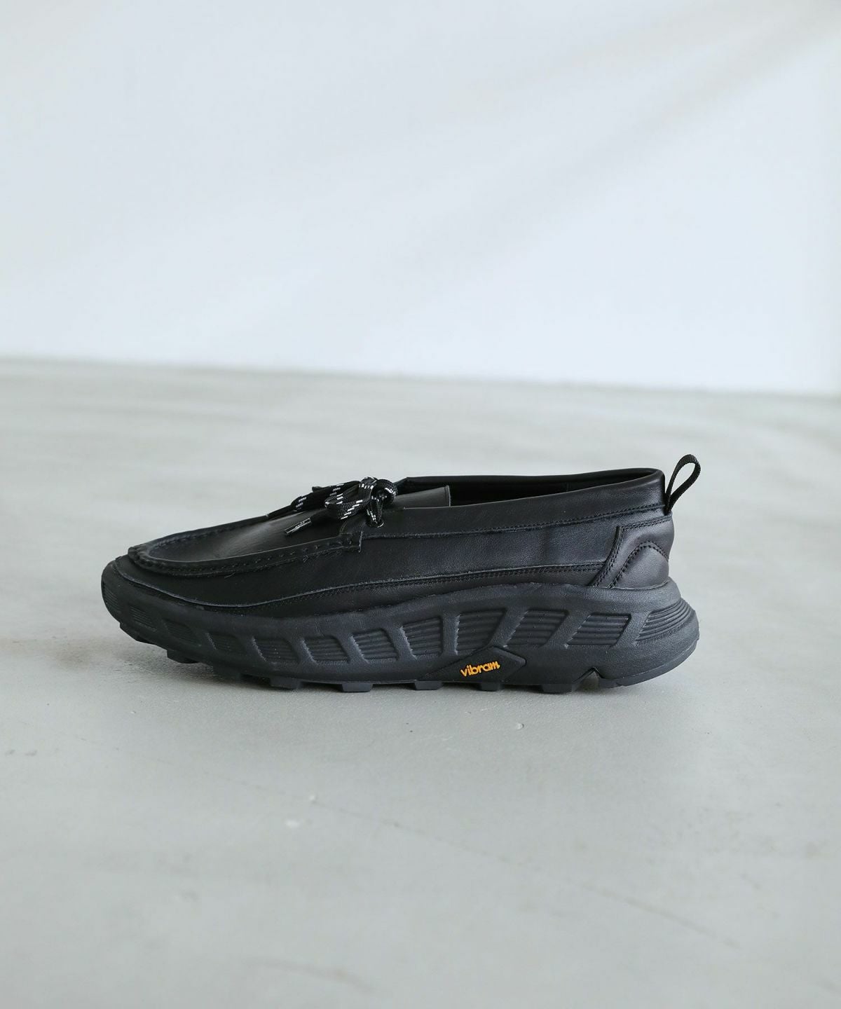 り*し様 VIBRAM×OPENING ACT ボリュームリアルレザーモカシンス Vibram × OPENING ACT] ボリュームVIBRAMソールリアルレザーモカシン