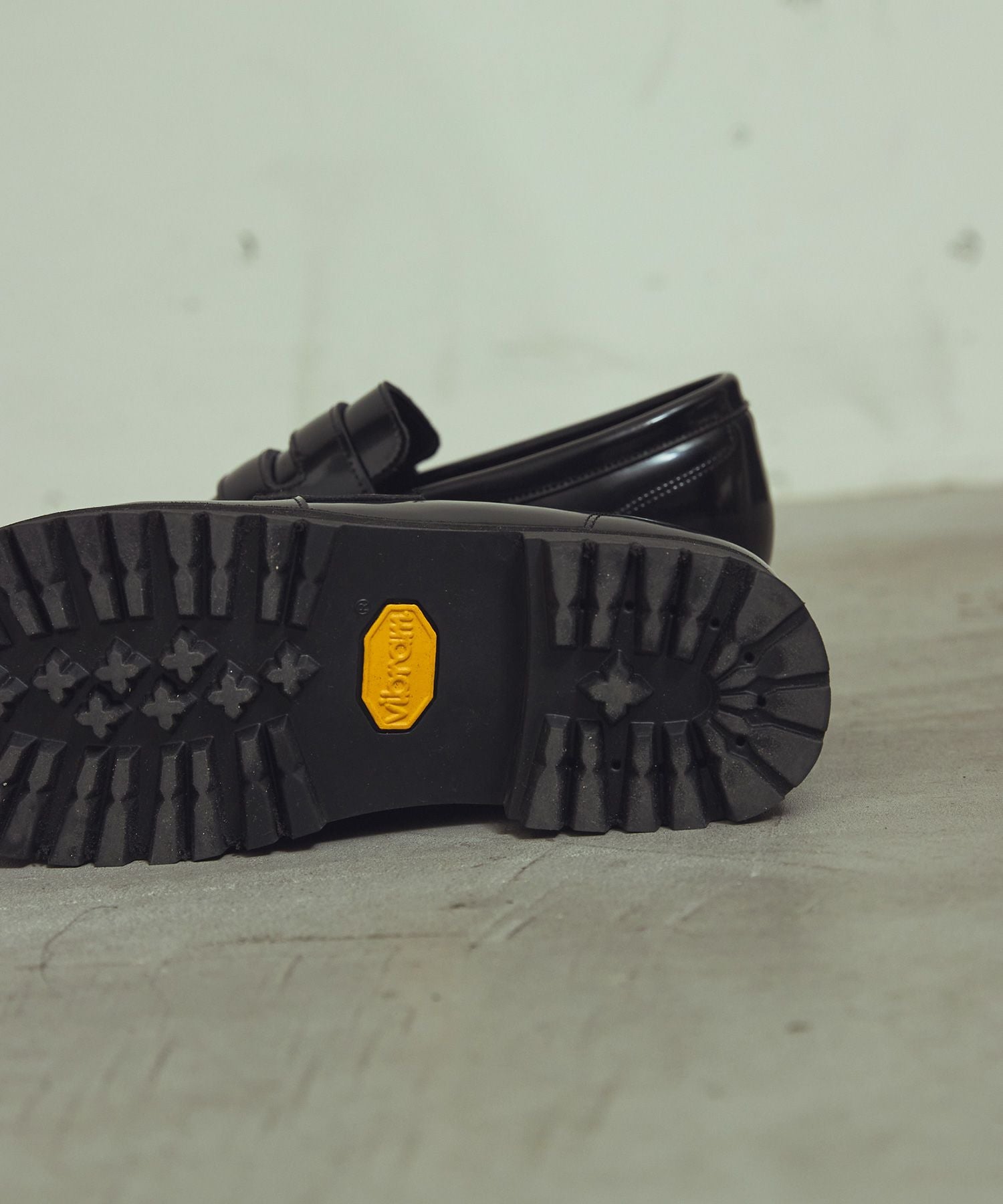 VIBRAM×OPENING ACT] ボリュームVIBRAMソールコインローファー
