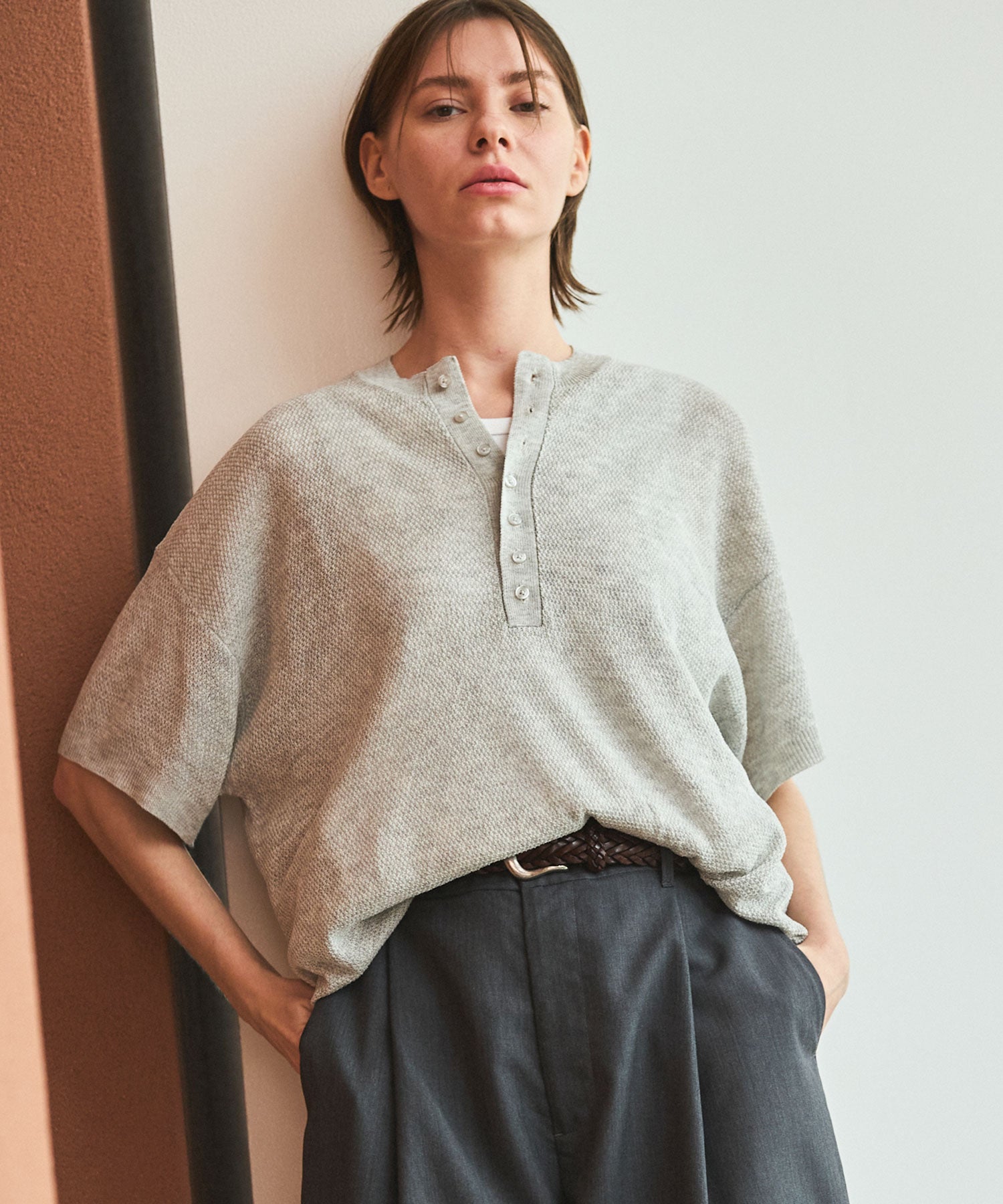 OPENING ACT] ヘンリーネックシアーショートスリーブニット 〓予約販売