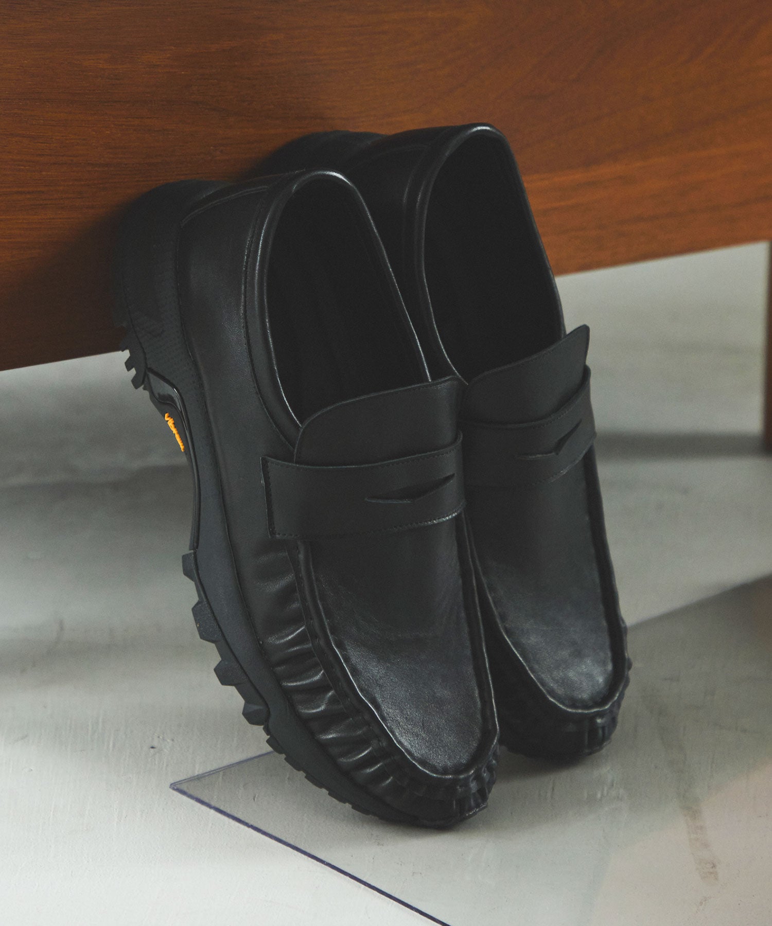 VIBRAM×OPENING ACT] VIBRAMソールドレープリアルレザーローファー