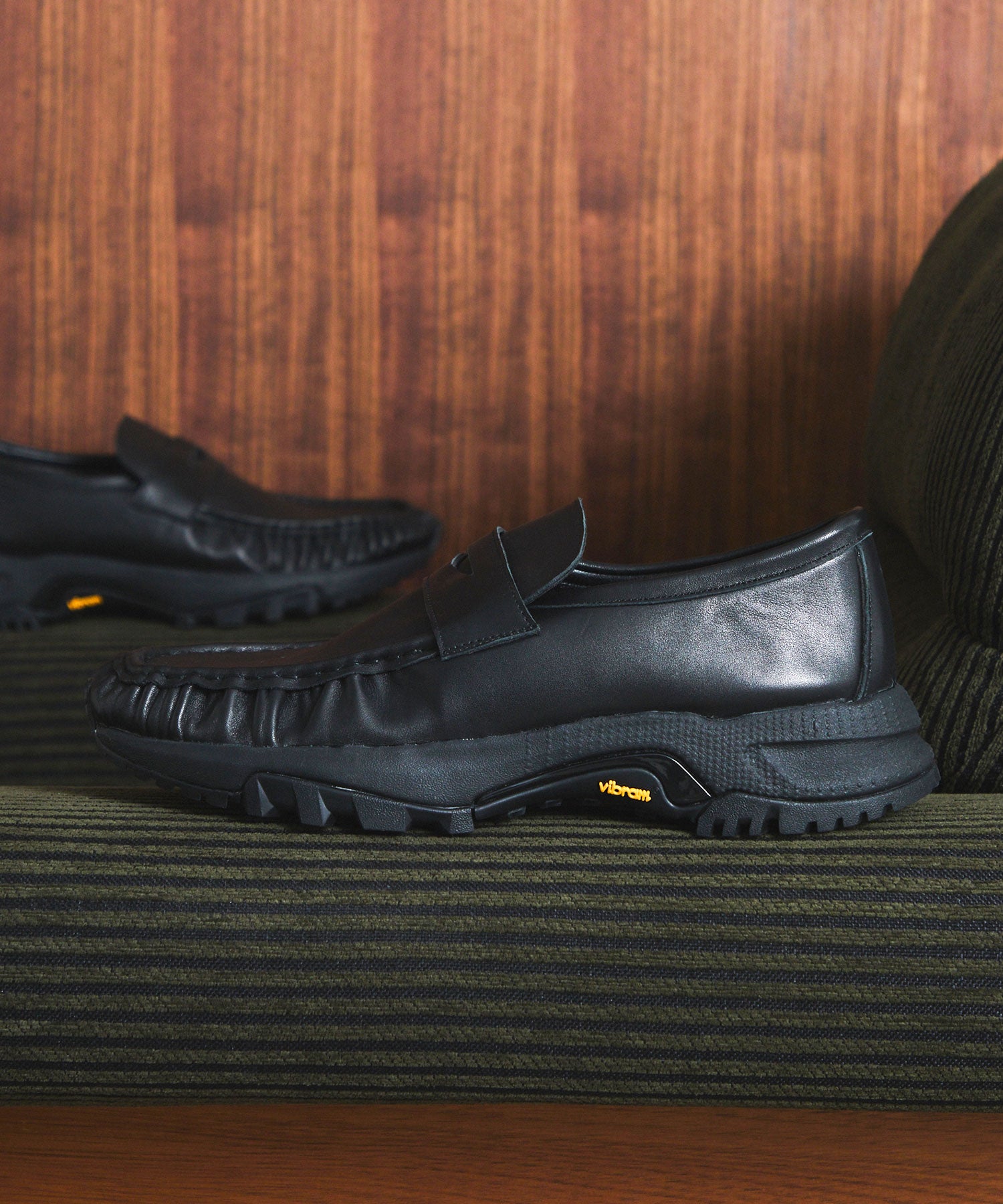 VIBRAM×OPENING ACT] VIBRAMソールドレープリアルレザーローファー