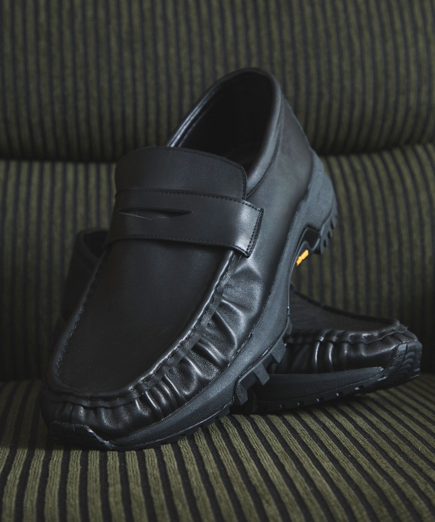 VIBRAM×OPENING ACT] VIBRAMソールドレープリアルレザーローファー