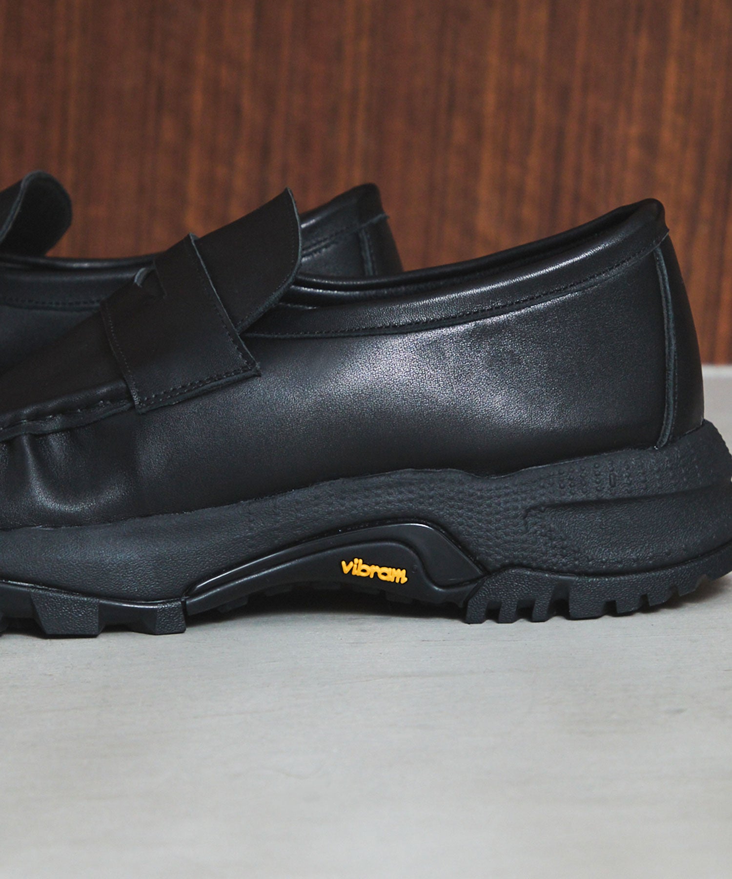 VIBRAM×OPENING ACT] VIBRAMソールドレープリアルレザーローファー