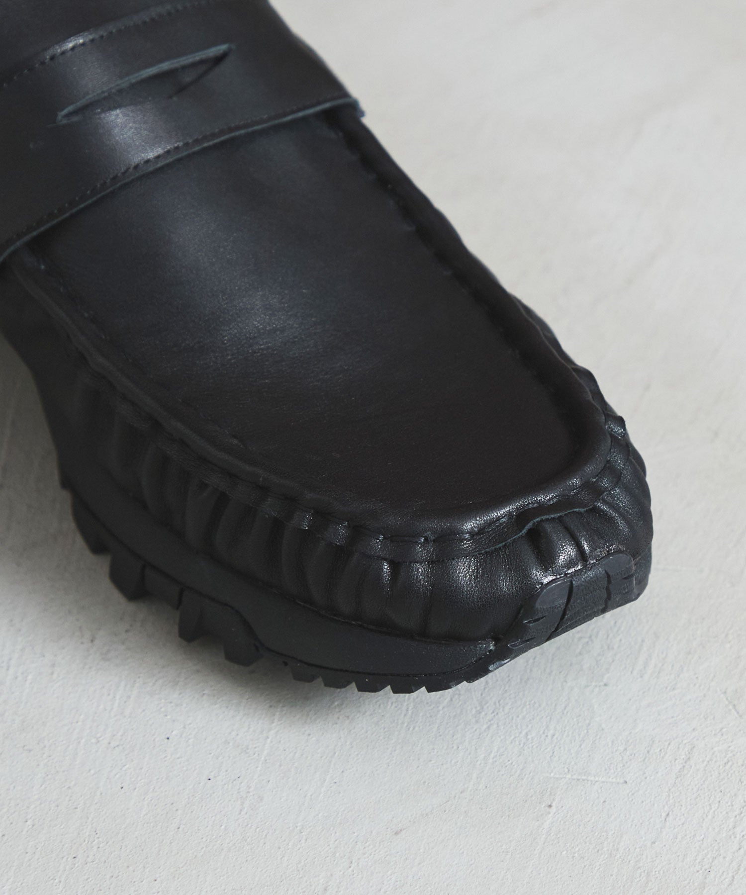 VIBRAM×OPENING ACT] VIBRAMソールドレープリアルレザーローファー
