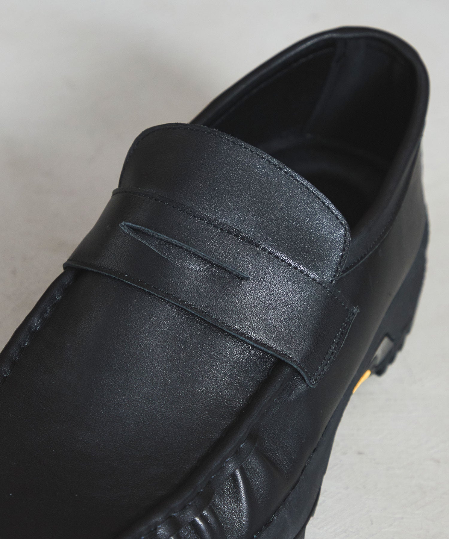 VIBRAM×OPENING ACT] VIBRAMソールドレープリアルレザーローファー