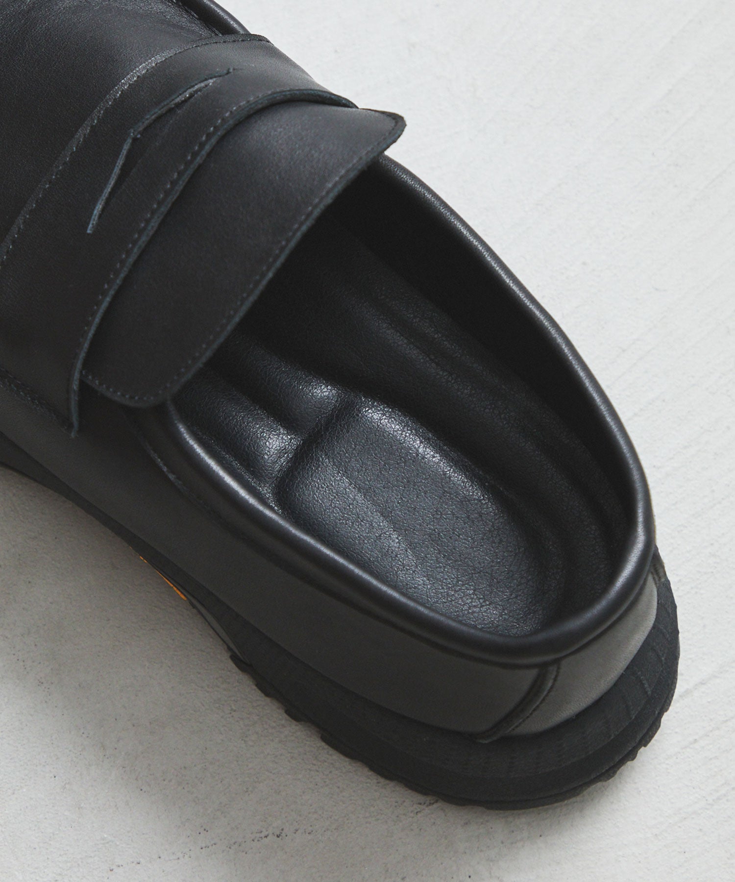 VIBRAM×OPENING ACT] VIBRAMソールドレープリアルレザーローファー