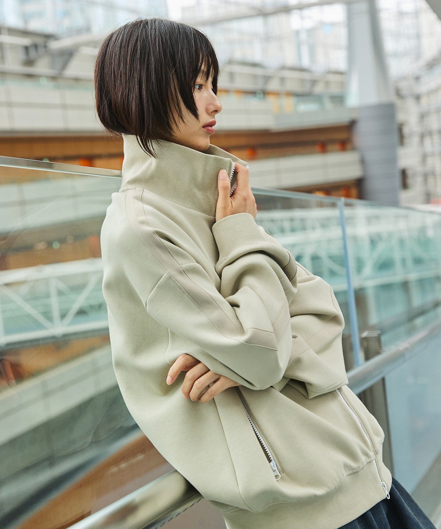 OPENING ACT] ジップ配色ハイネックトラックジャケット 〓予約販売・9